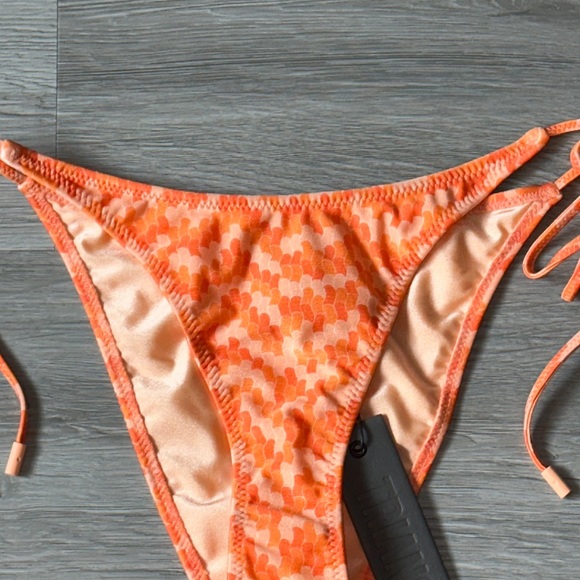 Triangl Swimsuit set with bag. - Picture 7 of 12